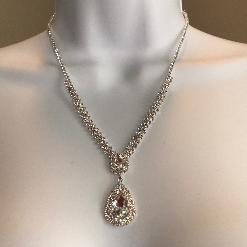 Crystal glam necklace, earrings & bracelet set